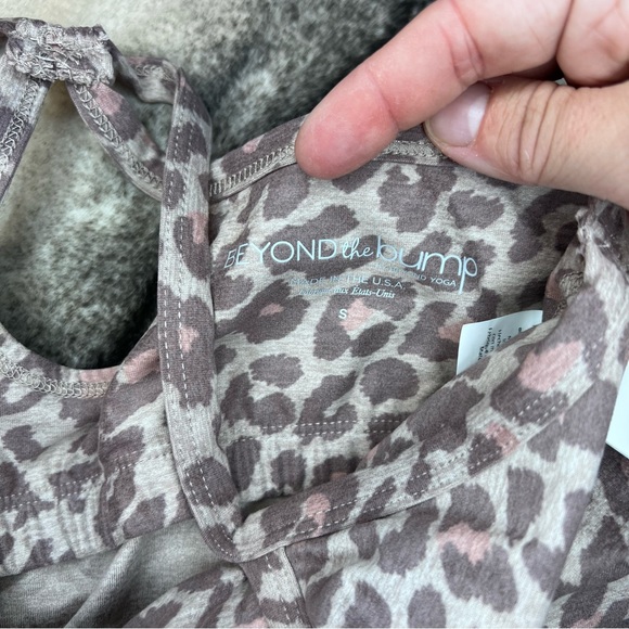 Beyond Yoga Beyond The Bump Spacedye Leopard Slim Racerback Maternity Tank Top - Picture 4 of 8